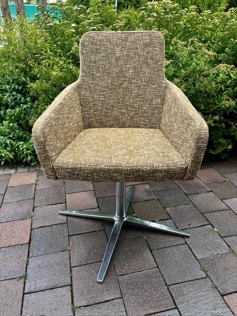 Mehr über den Artikel erfahren Bürostuhl