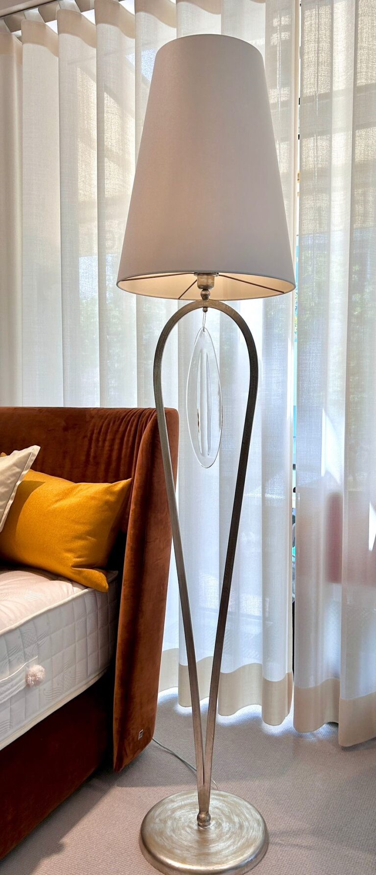 Mehr über den Artikel erfahren Stehlampe