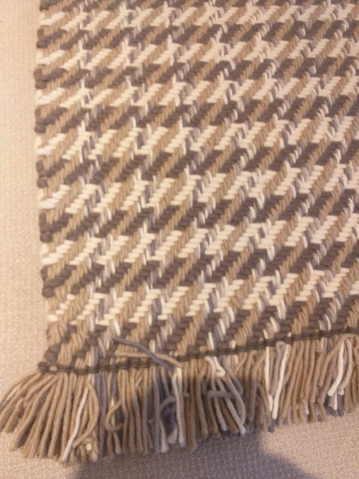 Mehr über den Artikel erfahren Teppich Dashes